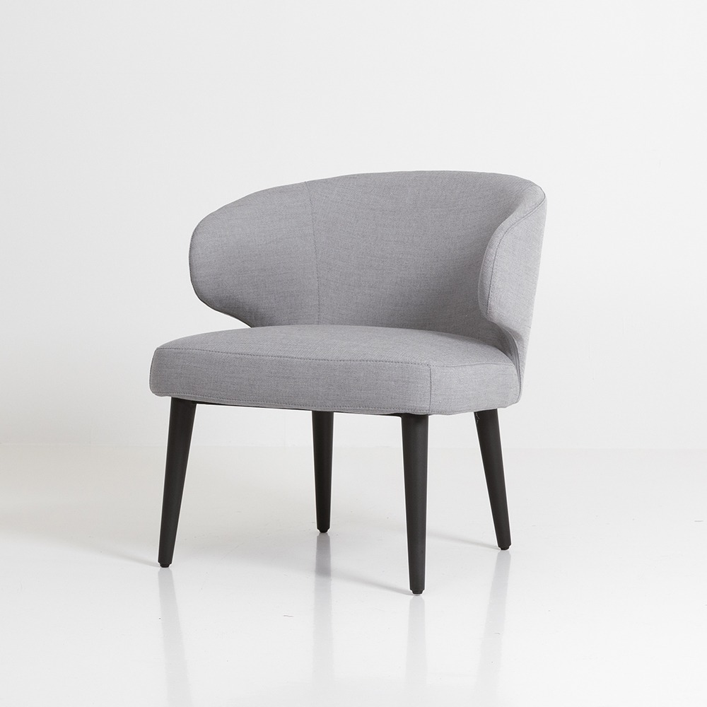 허그 암체어. Hug armchair