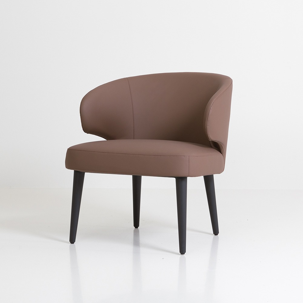 허그 암체어. Hug armchair