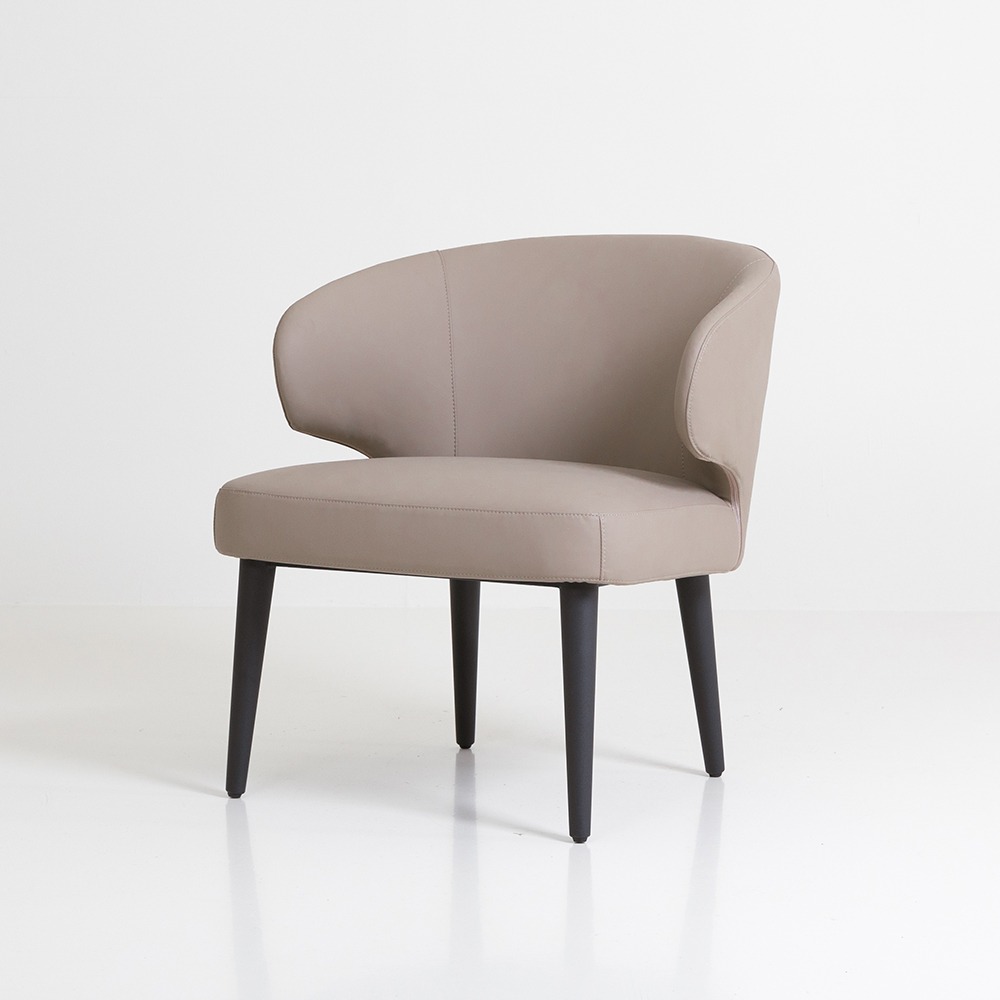 허그 암체어. Hug armchair