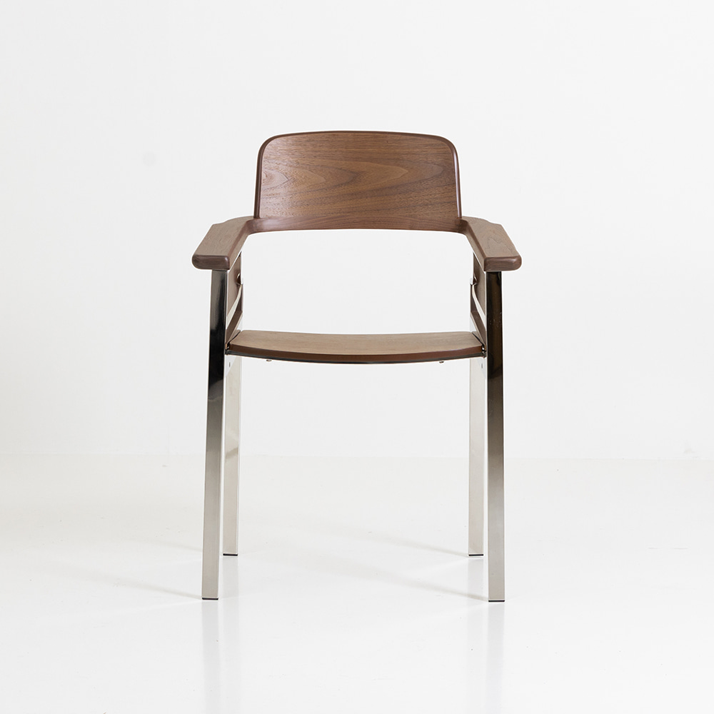 칼리프 암체어. Khalife armchair