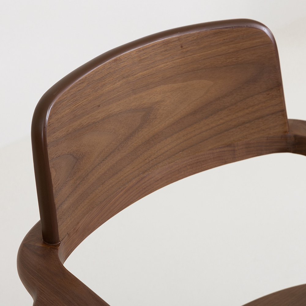 칼리프 암체어. Khalife armchair