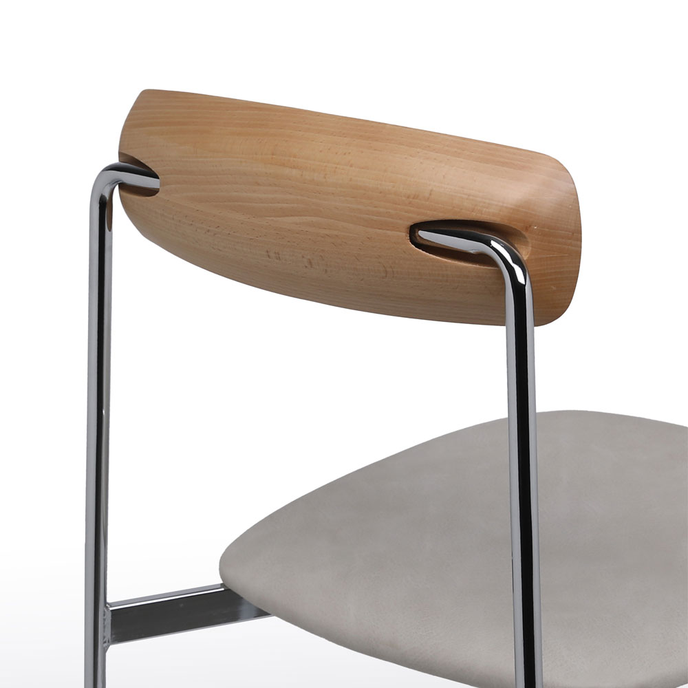 밀로 철제 의자