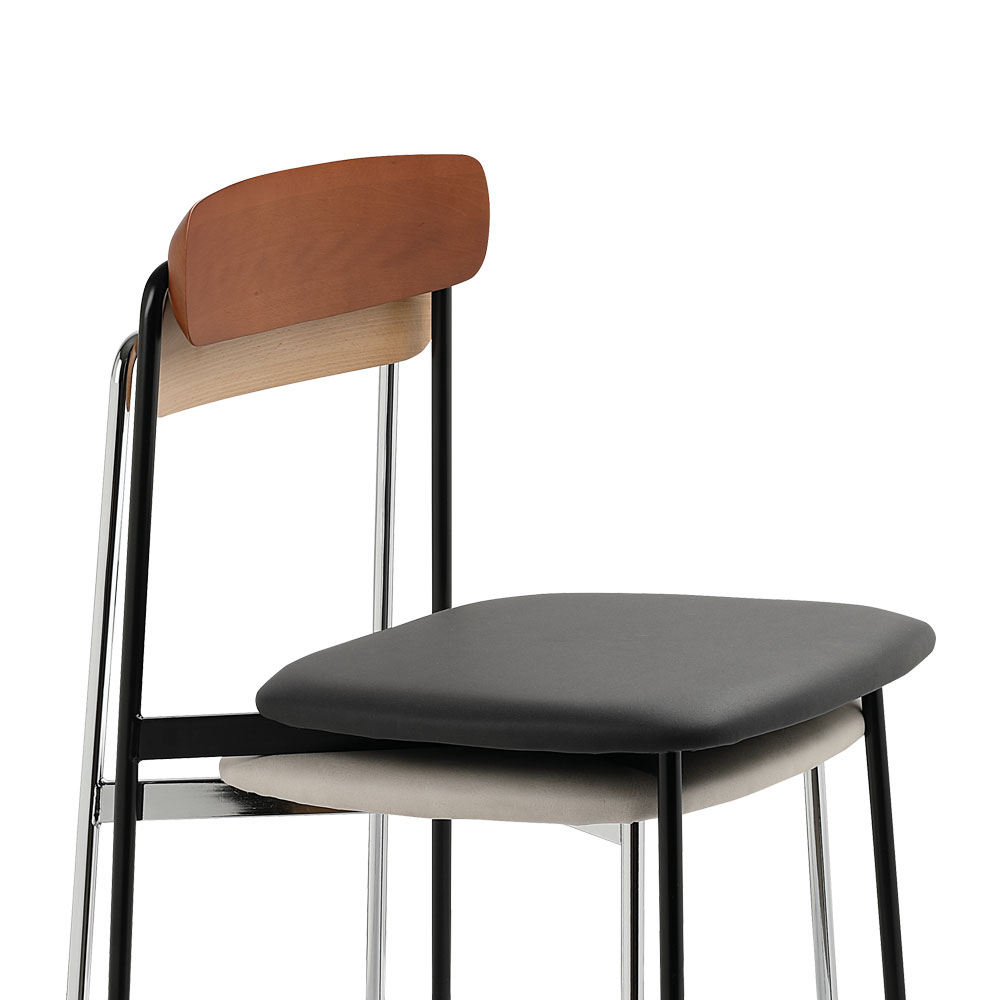 밀로 철제 의자