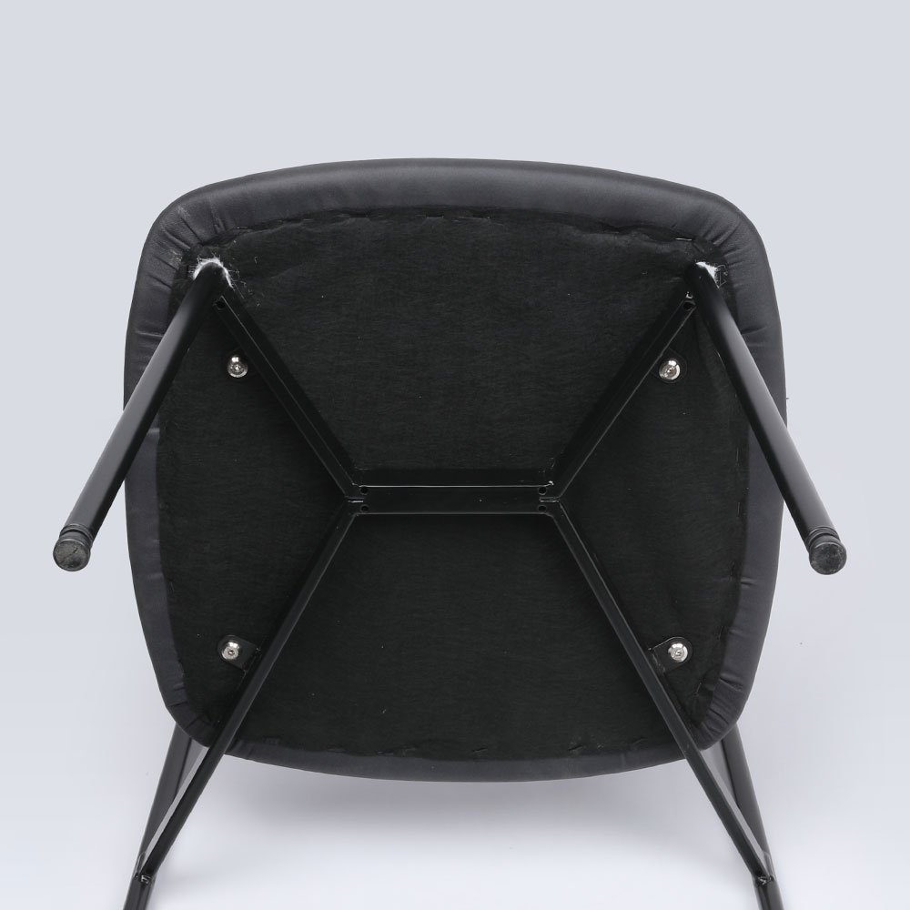 밀로 철제 의자