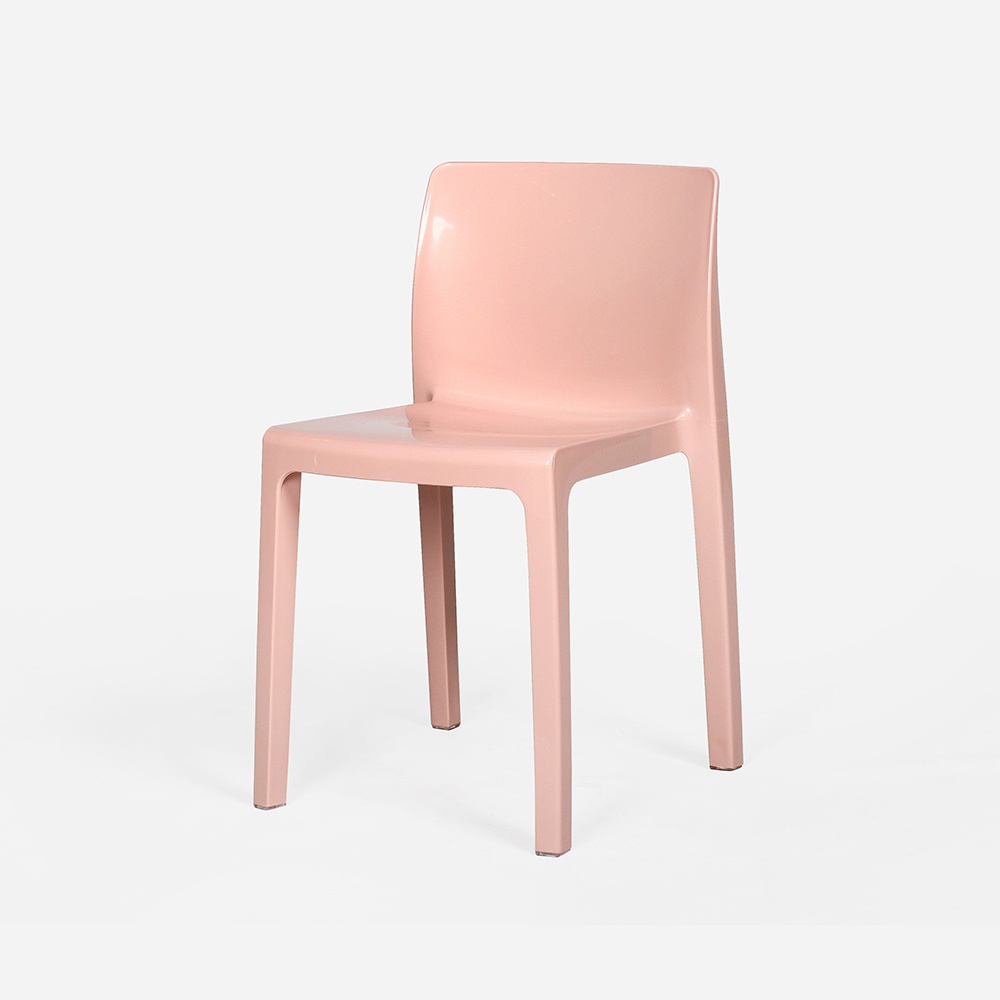 해리 P 체어. Harry P chair