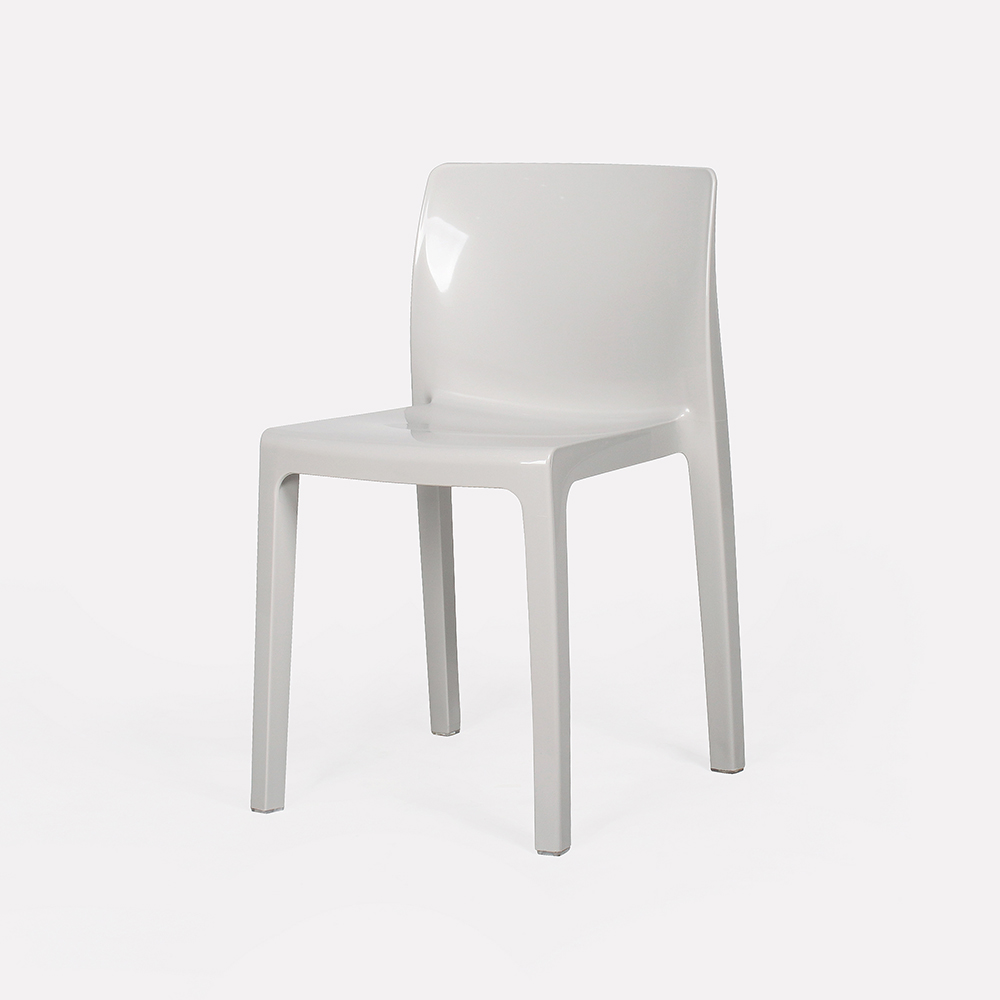 해리 P 체어. Harry P chair